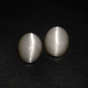 6.05 ct Cream Quartz Cat's Eye Stone, Natural Quartz Cat's Eye in Oval Cabochon Shape for Sale