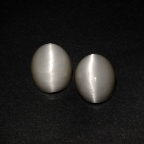 Quartz Cat's Eye Gemstone in 10 x 8 mm (calibrated) Size for Sale, Quartz Cat's Eye Stone in Cream Color