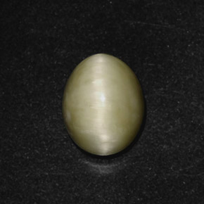 3.44 ct Green Quartz Cat's Eye Stone, Natural Quartz Cat's Eye in Oval Cabochon Shape for Sale