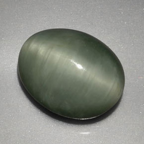3.91 ct Green Quartz Cat's Eye Stone, Natural Quartz Cat's Eye in Oval Cabochon Shape for Sale