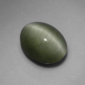 5.34 ct Green Quartz Cat's Eye Gemstone, Quartz Cat's Eye Gem in Oval Cabochon Shape for Sale.