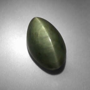 6.18 ct Green Quartz Cat's Eye Stone, Natural Quartz Cat's Eye in Marquise Cabochon Shape for Sale