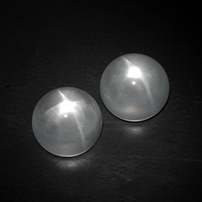 9.89 ct White Quartz Cat's Eye Gemstone, Quartz Cat's Eye Gem in Round Cabochon Shape for Sale.
