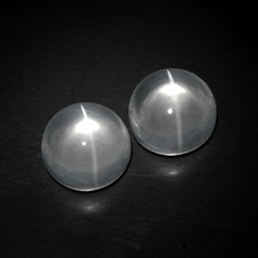 9.86 ct White Quartz Cat's Eye Gemstone, Quartz Cat's Eye Gem in Round Cabochon Shape for Sale.