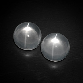 9.86 ct White Quartz Cat's Eye Stone, Natural Quartz Cat's Eye in Round Cabochon Shape for Sale