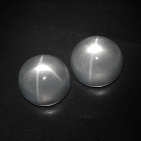 11.95 ct White Quartz Cat's Eye Gemstone, Quartz Cat's Eye Gem in Round Cabochon Shape for Sale.