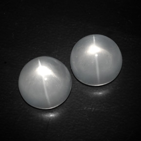 Quartz Cat's Eye Gemstones in 11 mm (calibrated) Size for Sale, Quartz Cat's Eye Stones in White Color