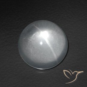 Cuarzo Ojo de Gato Blanco Cabujón Redondo de 8.3 ct de India, dimensión 12,6mm, piedra preciosa natural No tratado, claridad Transparente, Cuarzo Ojo de Gato de 1 pieza en color Blanco claro, dureza Mohs de 7 Adecuado para joyas de uso diario, Photo A