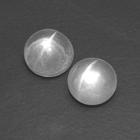 7.49 ct White Quartz Cat's Eye Stone, Natural Quartz Cat's Eye in Round Cabochon Shape for Sale