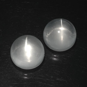 14.05 ct White Quartz Cat's Eye Stone, Natural Quartz Cat's Eye in Round Cabochon Shape for Sale