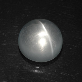 8.09 ct White Quartz Cat's Eye Stone, Natural Quartz Cat's Eye in Round Cabochon Shape for Sale