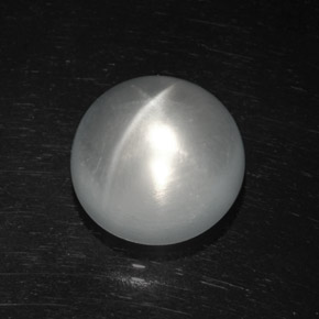8.59 ct White Quartz Cat's Eye Stone, Natural Quartz Cat's Eye in Round Cabochon Shape for Sale
