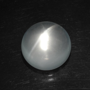 8.59 ct White Quartz Cat's Eye Gemstone, Quartz Cat's Eye Gem in Round Cabochon Shape for Sale.