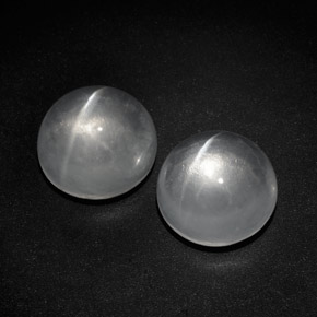 15.05 ct White Quartz Cat's Eye Stone, Natural Quartz Cat's Eye in Round Cabochon Shape for Sale