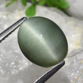 3.77 ct Green Quartz Cat's Eye Stone, Natural Quartz Cat's Eye in Oval Cabochon Shape for Sale