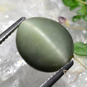 5.84 ct Green Quartz Cat's Eye Stone, Natural Quartz Cat's Eye in Oval Cabochon Shape for Sale