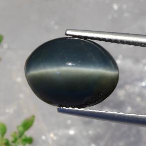 7.99 ct Green Quartz Cat's Eye Stone, Natural Quartz Cat's Eye in Oval Cabochon Shape for Sale