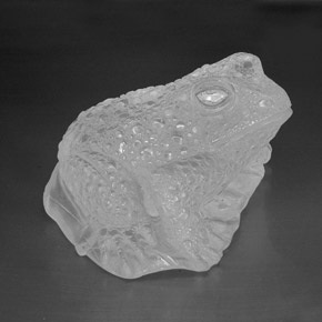 539.64 ct White Quartz Gemstone, Quartz Gem in Carved Frog Shape for Sale.