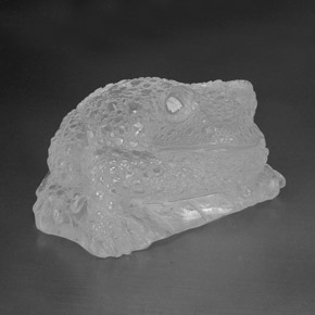 539.64 ct White Quartz Stone, Natural Quartz in Carved Frog Shape for Sale