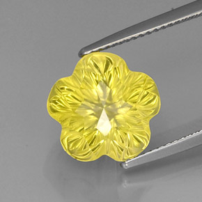7.86 ct Yellow Quartz Stone, Natural Quartz in Flower-Cut Shape for Sale