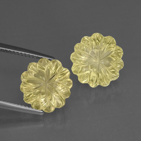 13.91 ct Yellow Quartz Gemstone, Quartz Gem in Flower-Cut Shape for Sale.