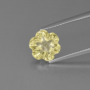 2.62 ct Yellow Quartz Stone, Natural Quartz in Flower-Cut Shape for Sale