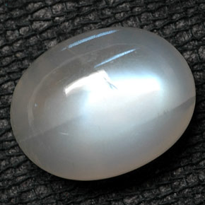 5.72 ct White Rainbow Moonstone Gemstone, Rainbow Moonstone Gem in Oval Cabochon Shape for Sale.