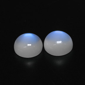 4.28 ct White Rainbow Moonstone Gemstone, Rainbow Moonstone Gem in Round Cabochon Shape for Sale.
