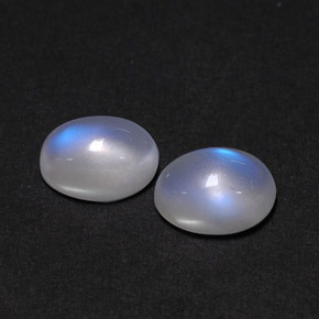 3.29 ct White Rainbow Moonstone Gemstone, Rainbow Moonstone Gem in Oval Cabochon Shape for Sale.