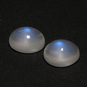 3.08 ct White Rainbow Moonstone Gemstone, Rainbow Moonstone Gem in Oval Cabochon Shape for Sale.