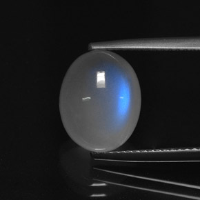 4.72 ct White Rainbow Moonstone Gemstone, Rainbow Moonstone Gem in Oval Cabochon Shape for Sale.