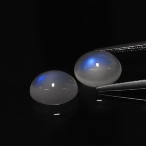 4.51 ct White Rainbow Moonstone Stone, Natural Rainbow Moonstone in Oval Cabochon Shape for Sale