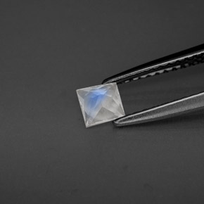 Rainbow Moonstone Gemstone in 4 x 4 mm (calibrated) Size for Sale, Rainbow Moonstone Stone in Blue White Color