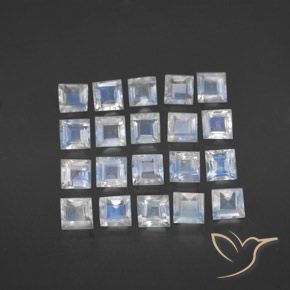 Lot de 20pc Pierre de Lune Arc en Ciels Blanc square facet du Sri Lanka - Poids total 3,33 ct / moyenne 0,17 ct chaque, taille 3,2 x 3,1mm, couleur : Blanc bleuâtre, dureté de Mohs 6 à 6.5, Photo A
