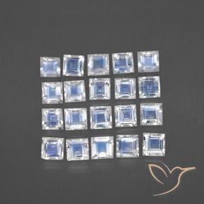 Lot de 20pcs Pierre de Lune Arc en Ciels Carré de 2,9 x 2,9mm - Poids total de 2,22 ct / poids moyen de 0,11 ct chacune, couleur : Blanc bleuâtre, dureté de Mohs 6 à 6.5, Photo A