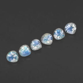 Bläulich-weiß Regenbogen-Mondstein Edelstein - 0.2ct Birnen Schliff (ID: 338755)