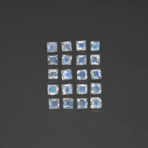 20 Stück 3 x 3mm quadratischer Regenbogen-Mondstein / Set - 2,47 ct Gesamtgewicht / Durchschn. je 0,12 ct, Farbe: Bläulich-weiß, Mohs-Härte 6 - 6,5, Photo A