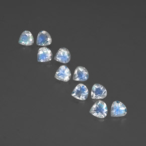 Lot de 10pc Pierre de Lune Arc en Ciels Blanc Poire de l'Inde - Taille 5,2 x 5mm, poids total 3,6 ct / moyenne 0,36 ct chaque, couleur : Blanc bleuâtre, dureté de Mohs 6 à 6.5, Photo A