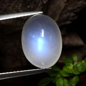 6.8ct Oval Cabochon Bluish White Rainbow Moonstone Gem for sale 6.8ct Oval Cabochon Bluish White Rainbow Moonstone Gem (ID: 472105)