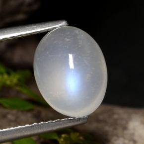 3.8ct Oval Cabochon Bluish White Rainbow Moonstone Gem for sale 3.8ct Oval Cabochon Bluish White Rainbow Moonstone Gem (ID: 472547)