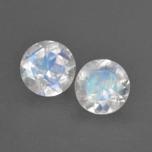 Bluish White Rainbow Moonstone Gem - 0.7ct Round Facet (ID: 574110)