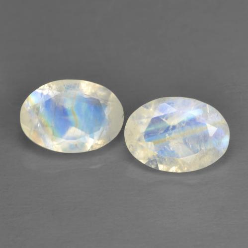 Голубовато-белый Радужный Лунный Камень Камень - 0.7ct Фасетный Овал (ID: 603156)