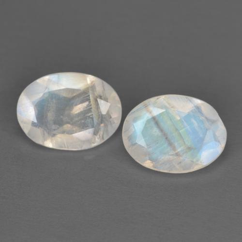 Bluish White Rainbow Moonstone Gem - 1ct Oval Facet (ID: 608442)