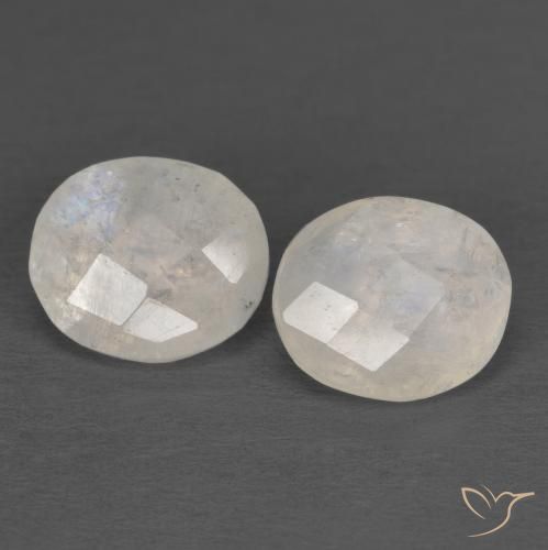 Pietra di luna arcobaleno a scacchiera ovale da 2,14 ct, 7,1 x 6,2 mm dall'India, Photo A