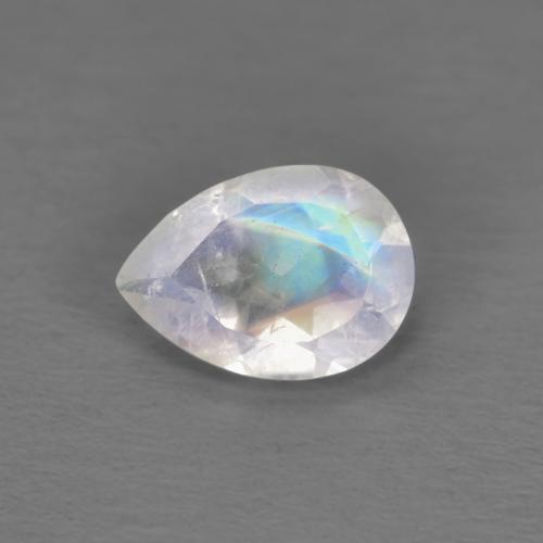 Pierre de Lune Arc en Ciel Blanc bleuâtre Poire 0,55 ct de l'Inde, Dimension 6,9 x 5mm, Pierre gemme naturelle Non traité, pureté Transparent, 1 pièce Pierre de Lune Arc en Ciel pear facet, dureté de Mohs de 6 à 6.5, Photo A