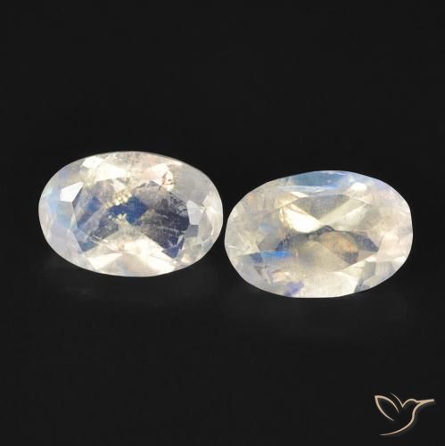 0.96ctw Natural Bluish White Rainbow Moonstone, Oval, Transparent