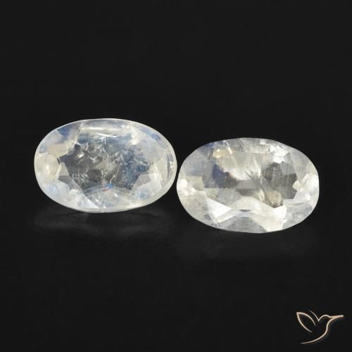 0.83ctw Natural Bluish White Rainbow Moonstone, Oval, Transparent