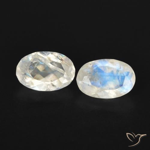0.88ctw Natural Bluish White Rainbow Moonstone, Oval, Transparent