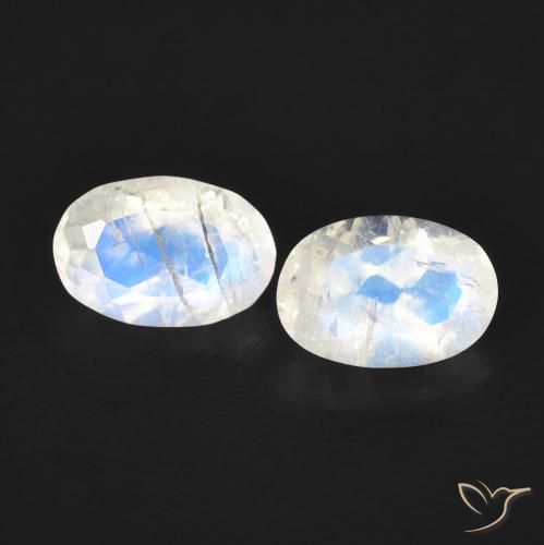 0.87ctw Natural Bluish White Rainbow Moonstone, Oval, Transparent