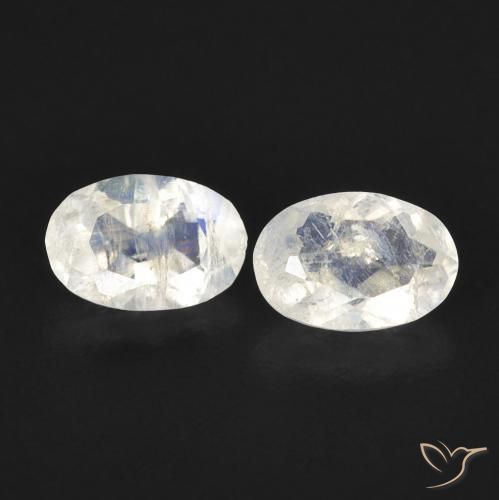 0.82ctw Natural Bluish White Rainbow Moonstone, Oval, Transparent